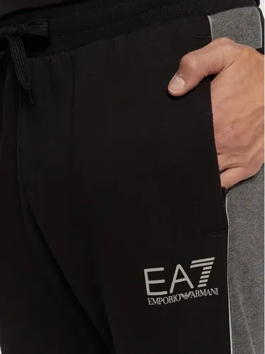 Teplákové nohavice EA7 Emporio Armani (35758808)